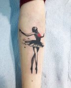 小臂芭蕾舞女孩纹身图案